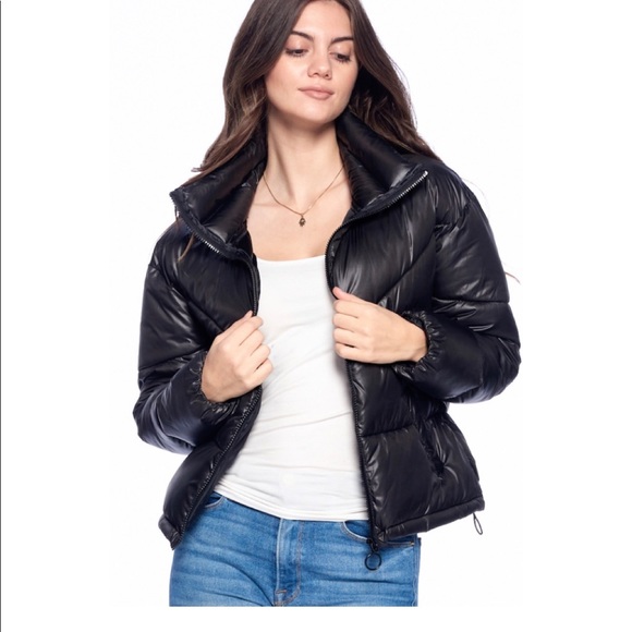 ⬇️PRICE DROP⬇️ Black Puffer Jacket - Picture 1 of 2